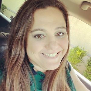 Meet your Posher, Adrianne